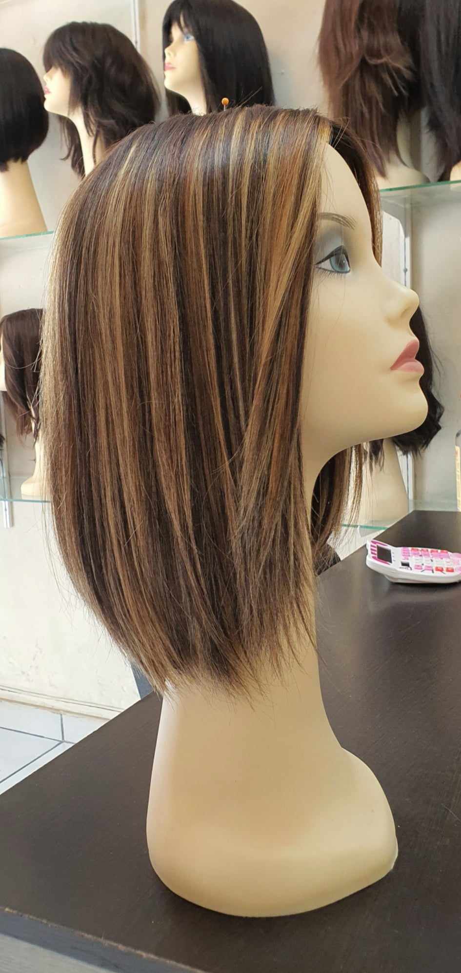 Peluca corta moderna